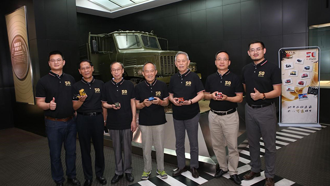 5001拉斯维加斯公司建设50周年重走500公里汽车长廊走进十堰